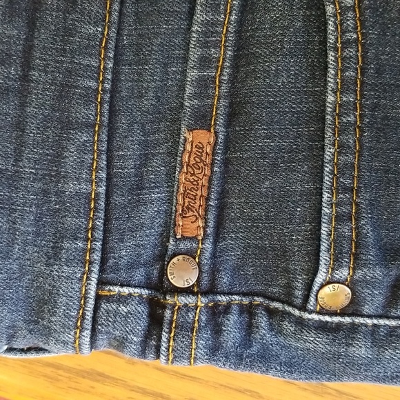 Smith & Rogue - Picture 7 of 8